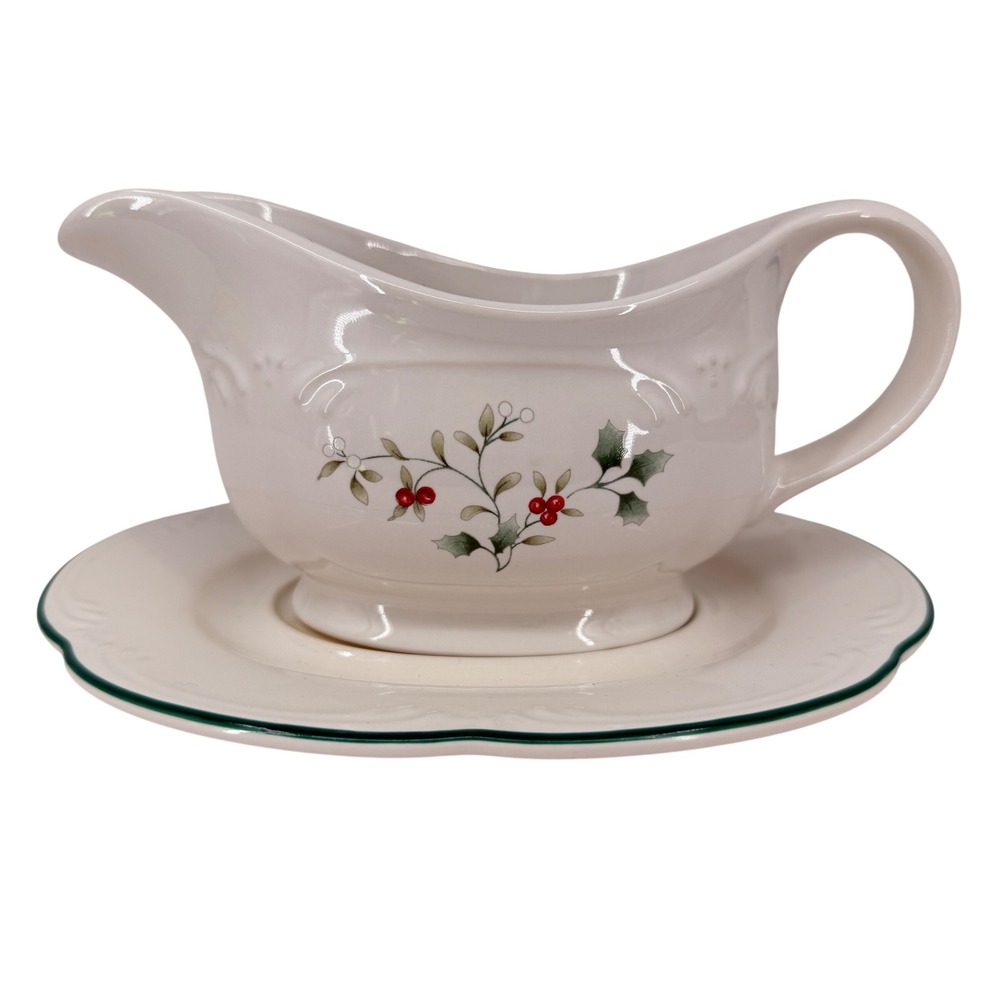 Pfaltzgraff Winterberry Gravy Boat With Saucer Set Cream Green Holly Berry USA